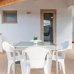 Sea View House 3 オルビア
